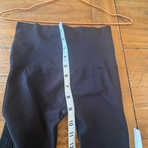 SPANX women’s Black Leggings - Picture 5 of 7